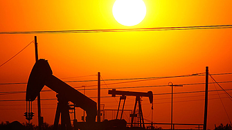 Петролът поскъпна на фона на съкращенията на добива от Саудитска Арабия