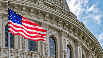 Камарата на представителите в САЩ одобри сделката за тавана на дълга