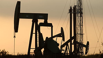 САЩ: Ценовият таван работи успешно, Русия изнася петрол с 25% отстъпка спрямо световните цени