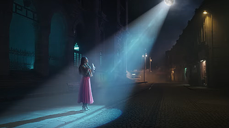 Киара Адвани играе на криеница с лунен лъч в нова реклама на Galaxy