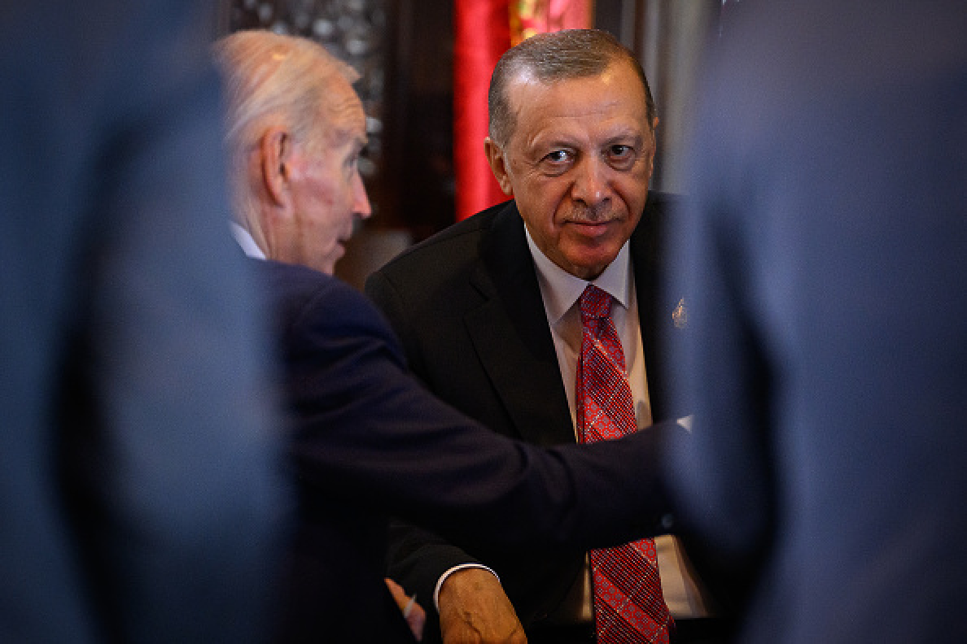 Байдън предлага на Ердоган директен канал за връзка между двамата