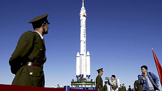 Китай обяви програма за кацане на Луната и постоянна станция там