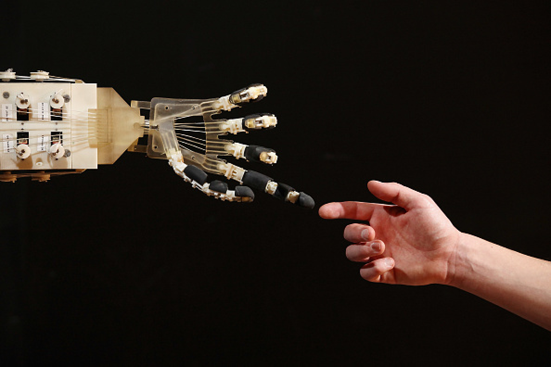 Китайски стартъп започва масово производство на хуманоидни роботи