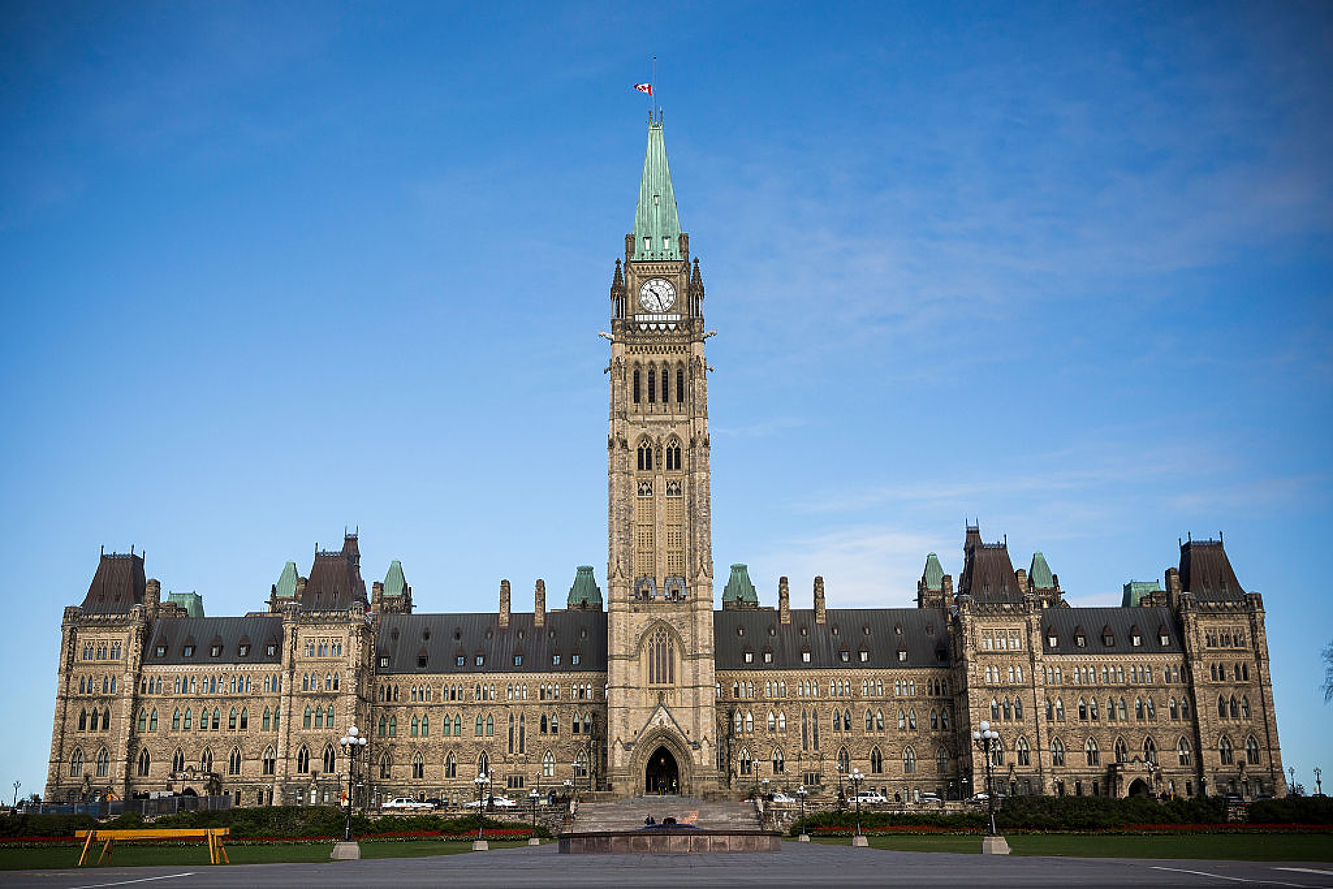 Канада се извини, след като в парламента бе почетен ветеран, воювал на страната на нацистите