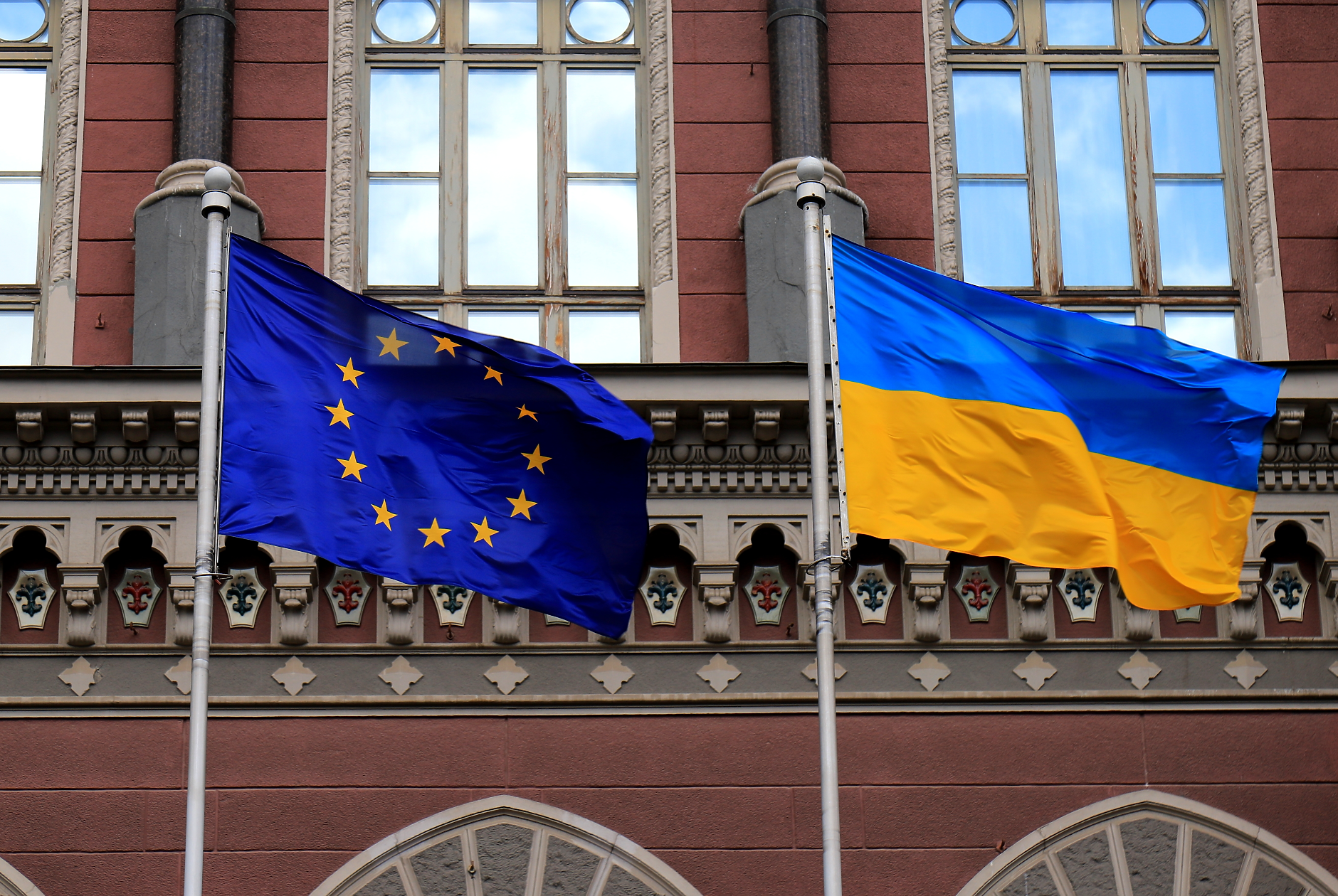  Financial Times: Украйна ще получи 186 млрд. евро след присъединяването си към ЕС