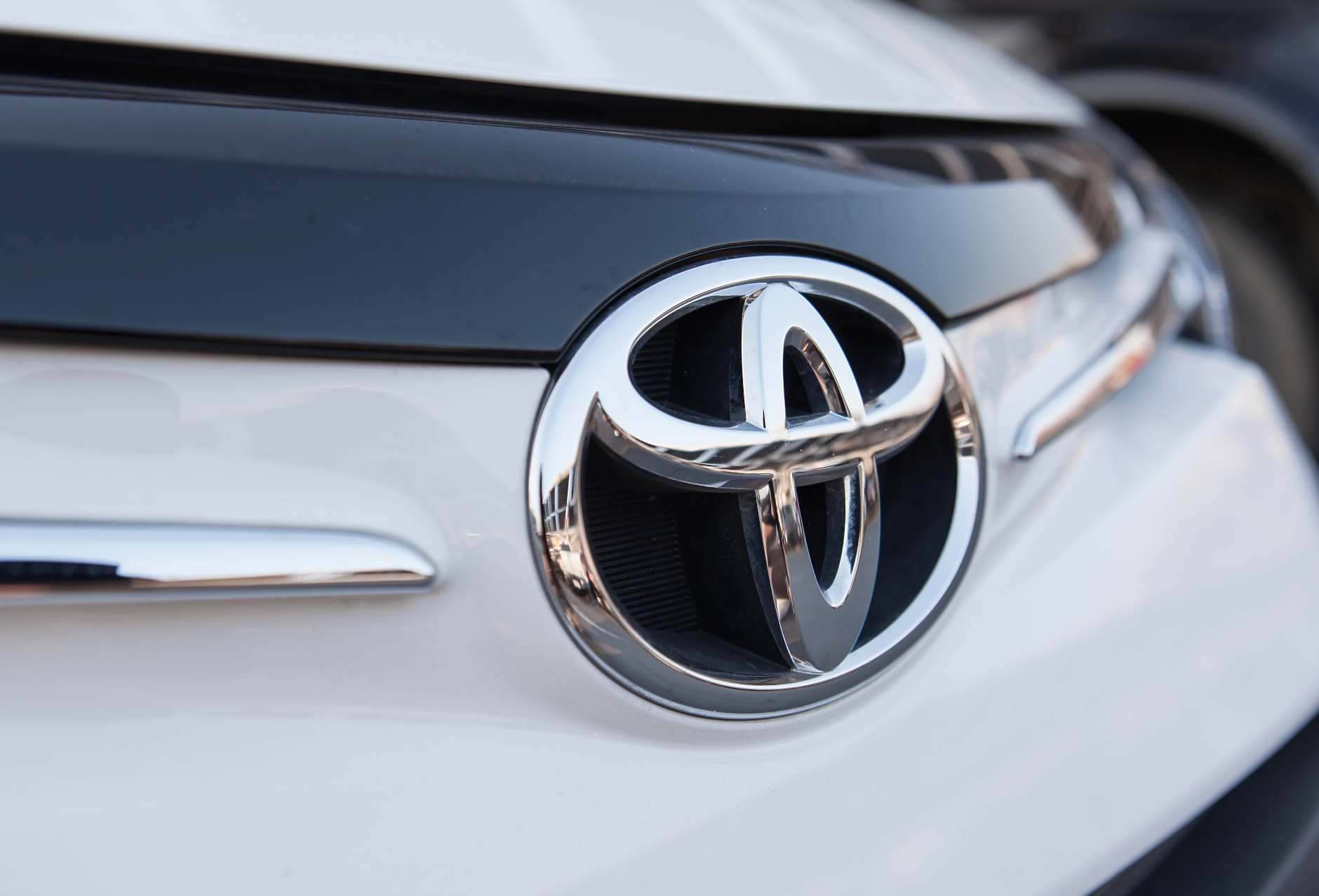 Toyota постави нов рекорд на производството и продажбите  на автомобили