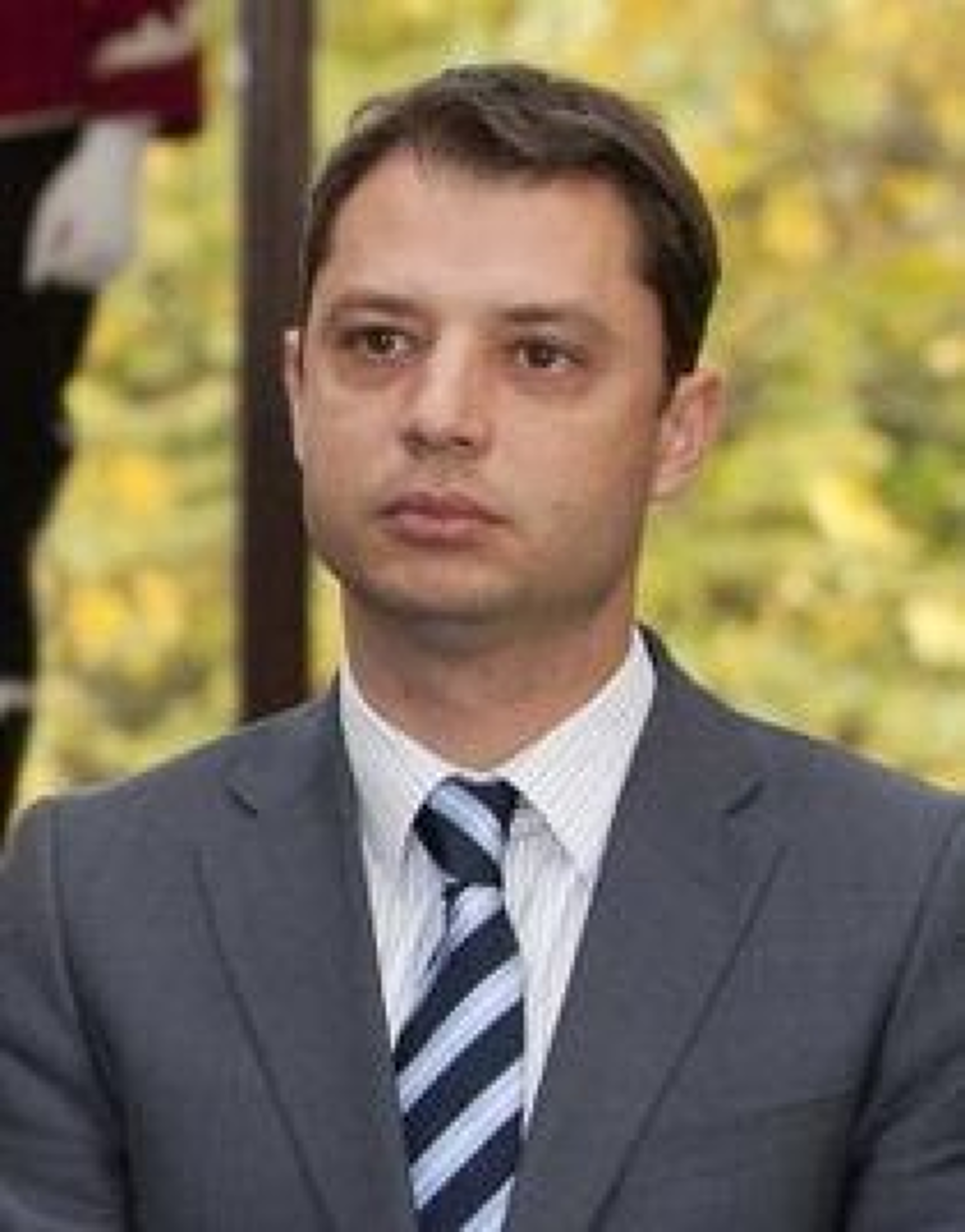 Добрев:  Дерогацията на Лукойл бе удължена под натиск, Денков заплаши с оставка