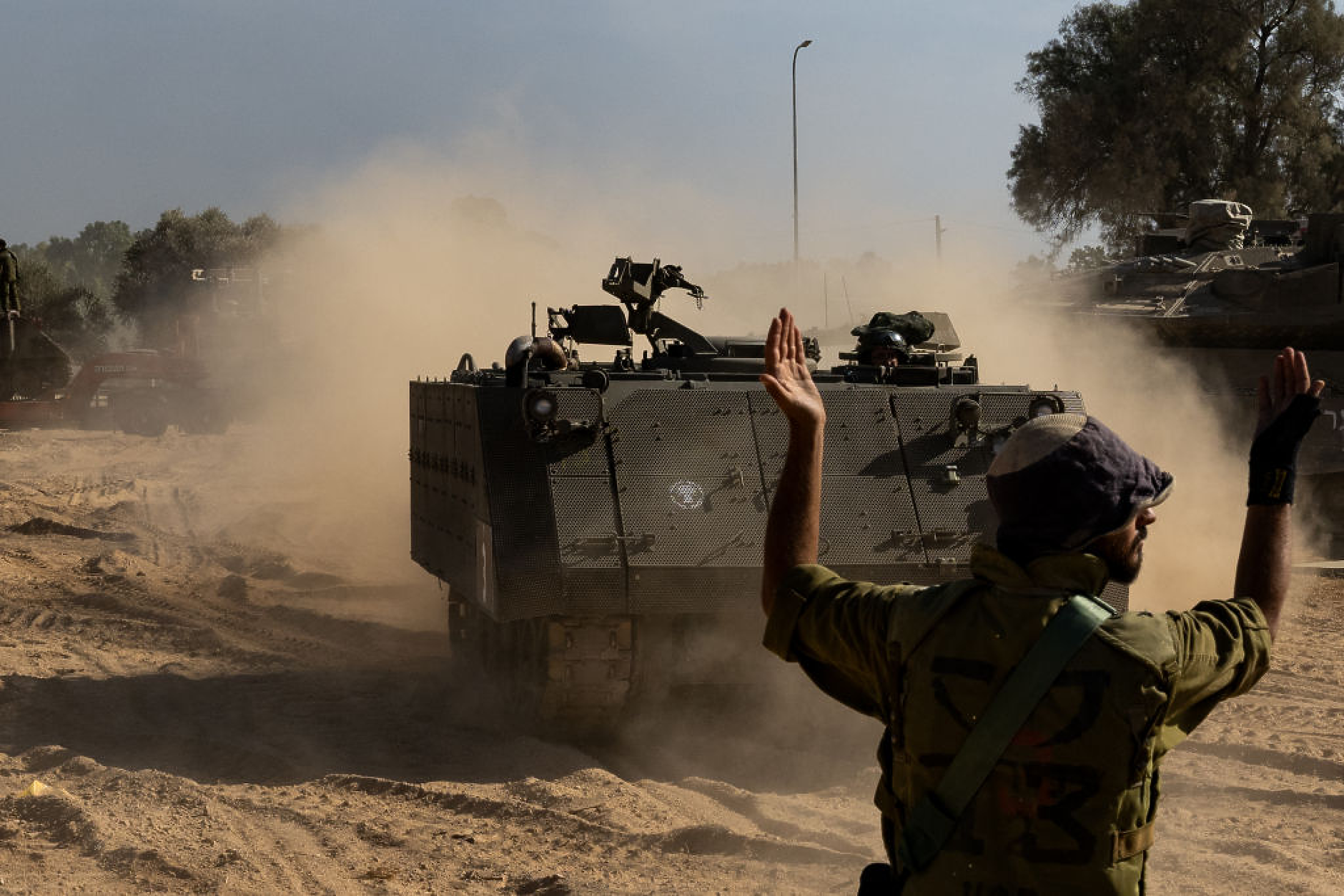 Израел отново призова жителите на Газа да се евакуират на юг