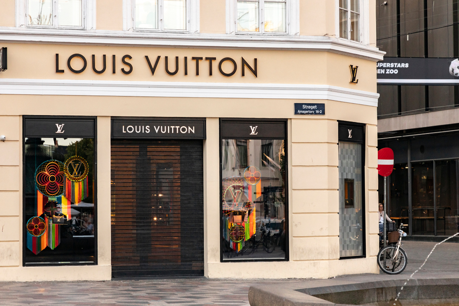 Европейските луксозни акции излизат от мода