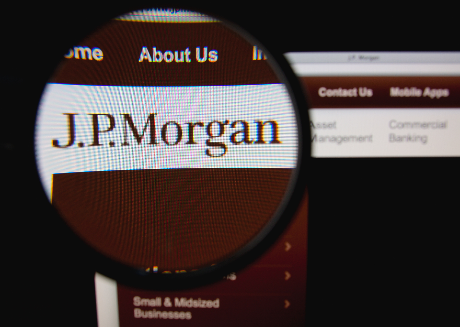 JPMorgan съветва инвеститорите да намалят акциите в портфейла и да купуват злато