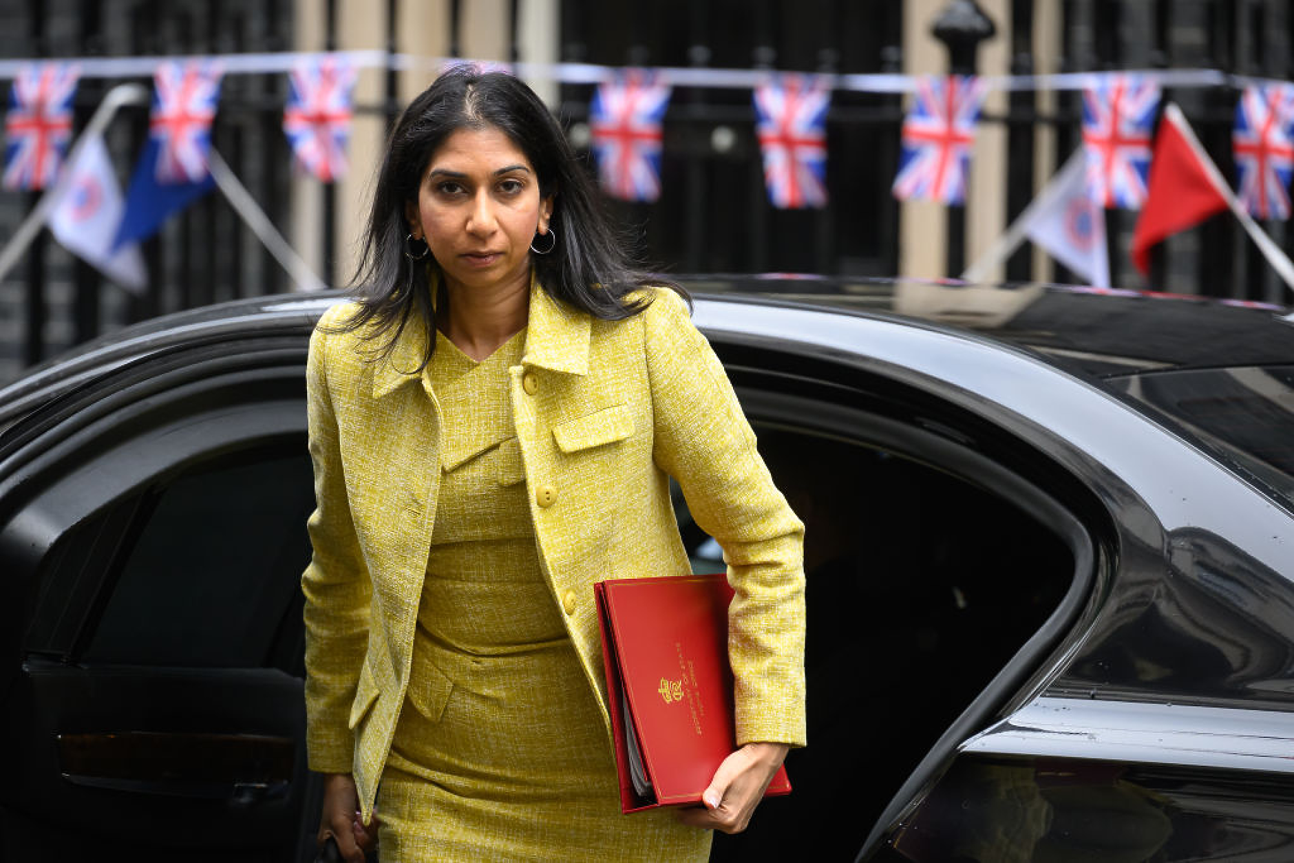 Риши Сунак уволни британския министър на вътрешните работи Сюела Брейвърман