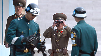 Северна Корея връща военните постове в демилитаризираната зона