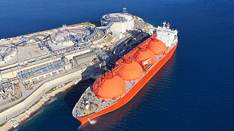 Природният газ в света може да поскъпне заради заседнал танкер в Австралия 