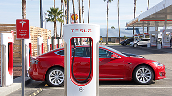 Tesla дава отстъпки до 4 хил. долара за  нови модели електромобили