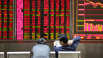 Финансисти отбелязват рязък срив от 87 %  на чуждите инвестиции на китайския фондов пазар 