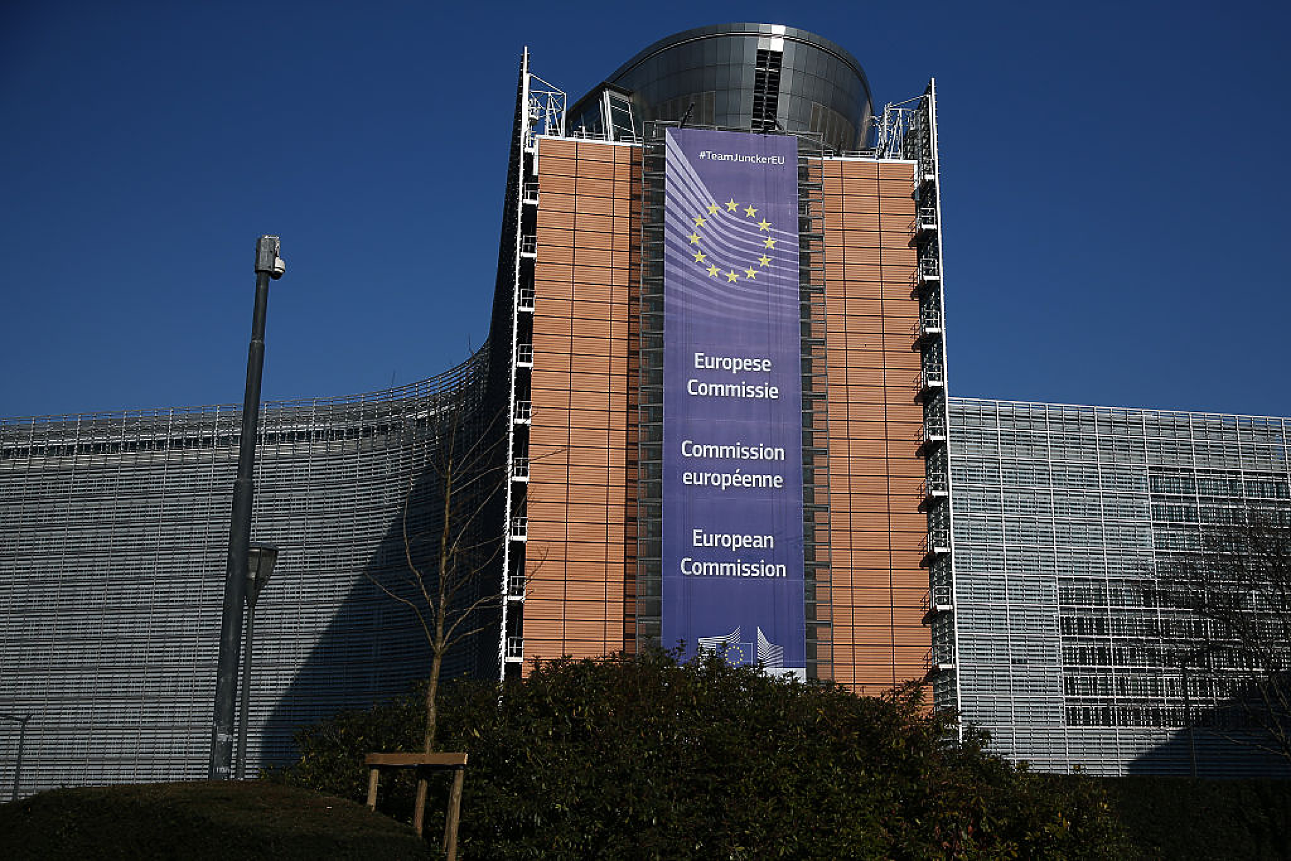 Европейската комисия обяви мерки за развитието на изкуствения интелект