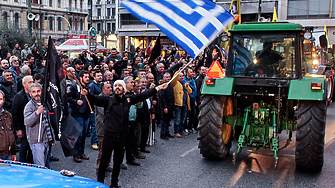 Гръцките фермери са в готовност да блокират пътища