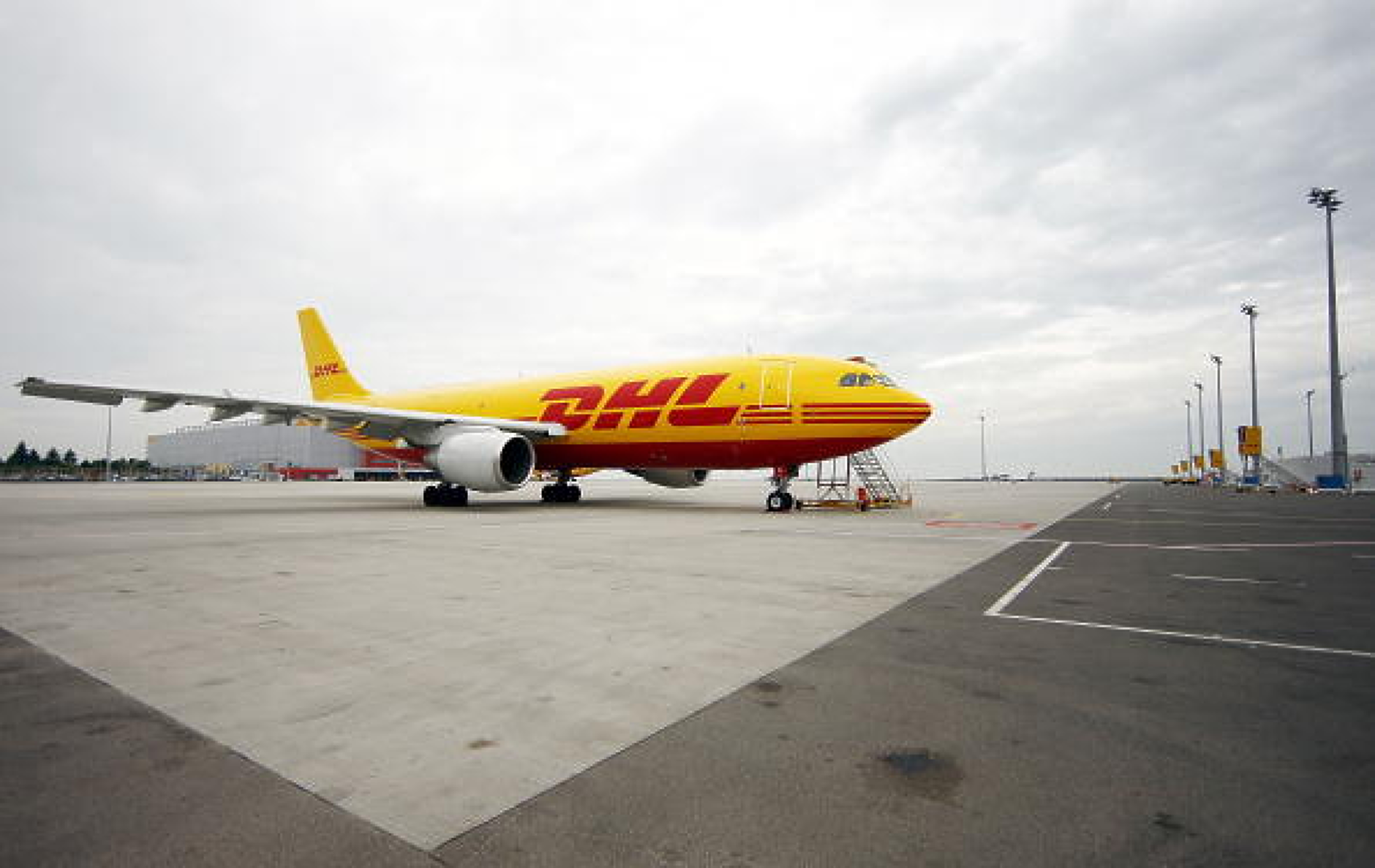 DHL се сблъсква със скок на транспортните разходи след ситуацията в Червено море, Siemens търси доставчици