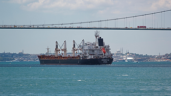 Корабният трафик в турския проток Босфора се възобновява