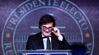 Президентът на Аржентина обяви, че страната е на крачка от доларизацията