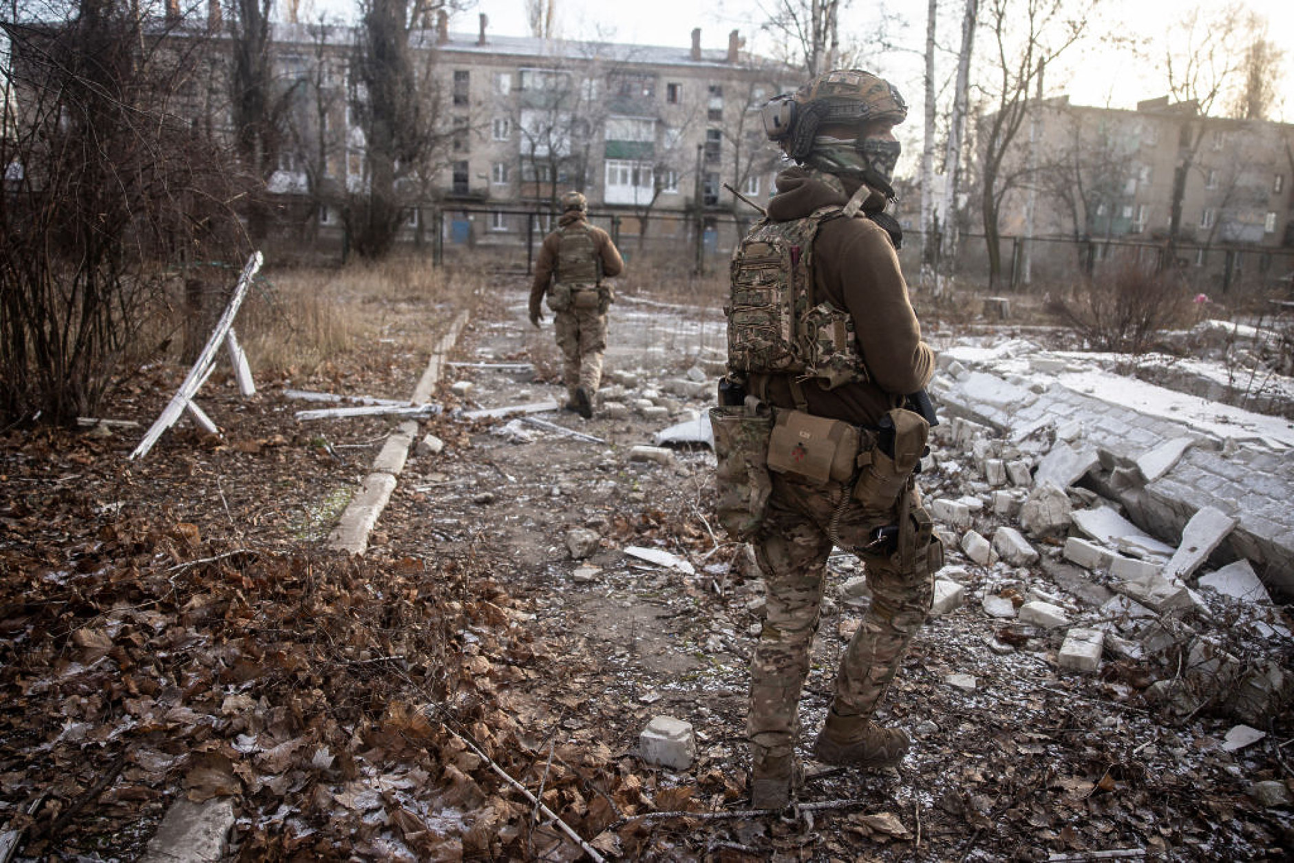 Украинската армия се е изтеглила от Авдеевка. Зеленски подписа споразумения за сигурност с Франция и Германия