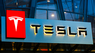 Заводът на Tesla край Берлин спря производството  заради  пожар в  подстанция