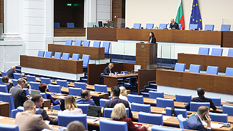 Парламентът задължи Асен Василев да покрие дефицита във Фонд Сигурност на електроенергийната система