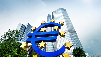 Еврото слезе под прага от 1,23 долара
