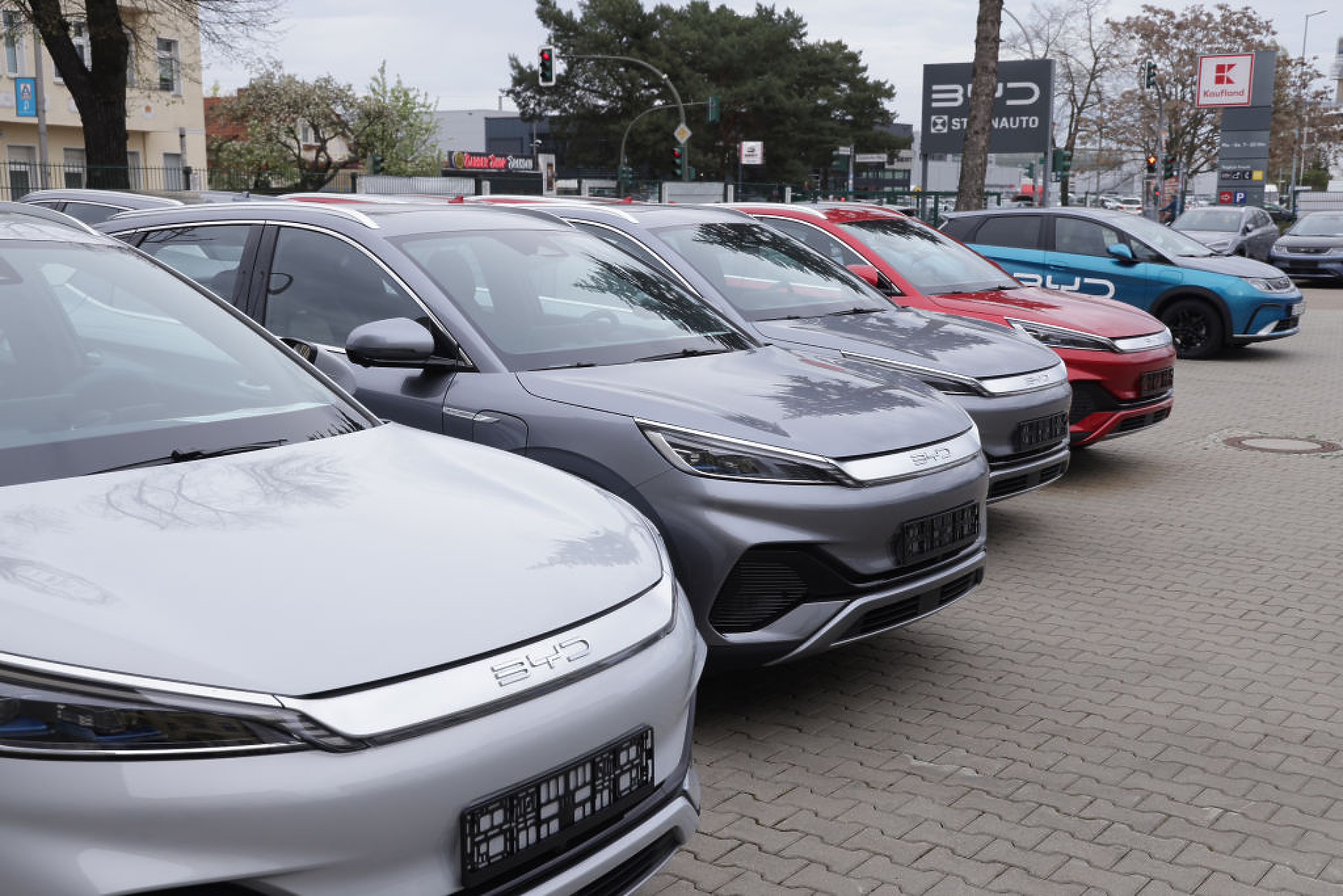 Пекин: Бързият възход на китайските компании за електромобили не се дължи на субсидиите, а на иновациите
