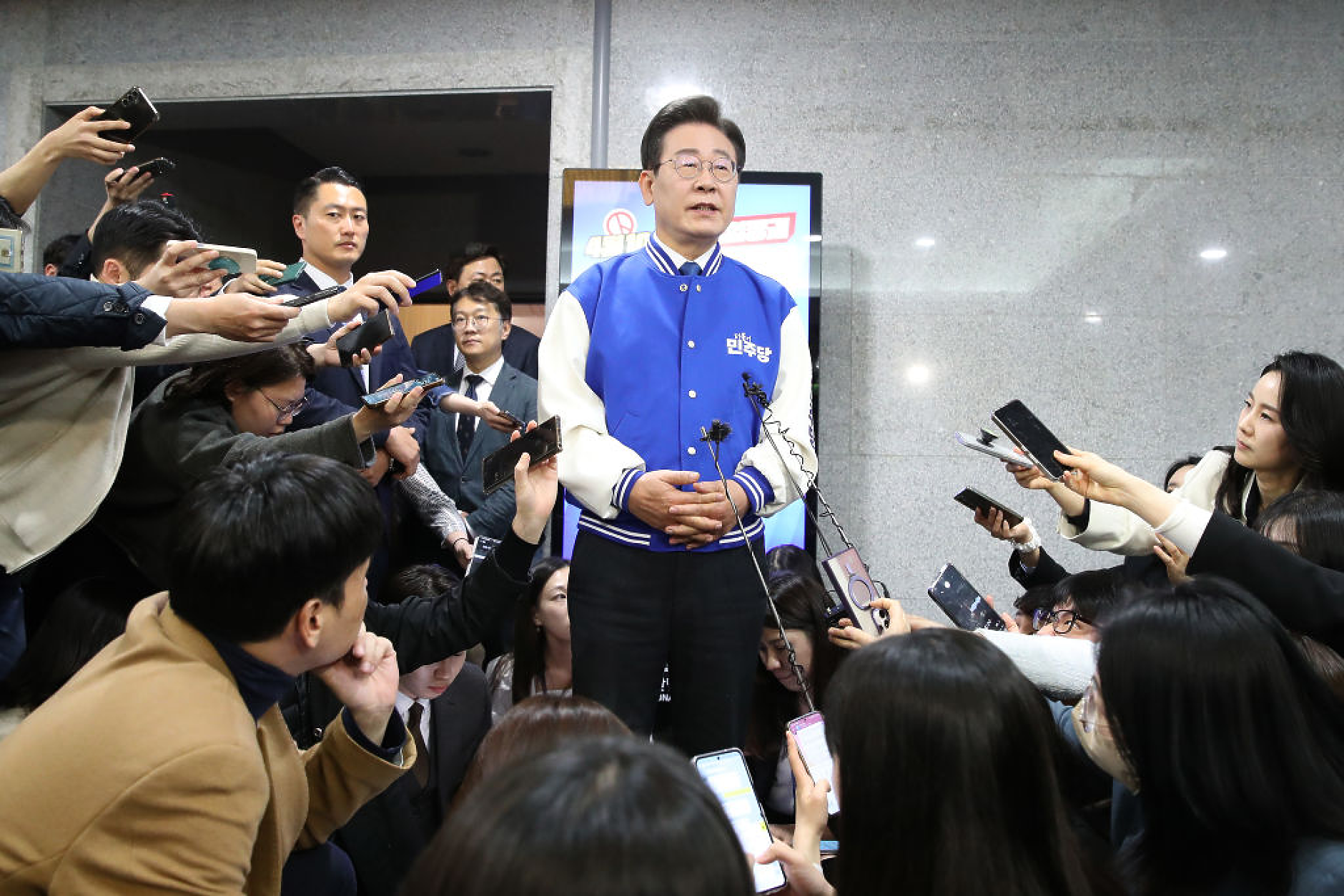 Управляващите в Южна Корея понесоха тежка загуба на изборите за парламент