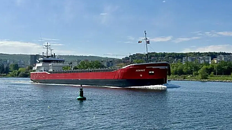 Първият кораб с американско гориво за АЕЦ Козлодуй акостира във  Варна