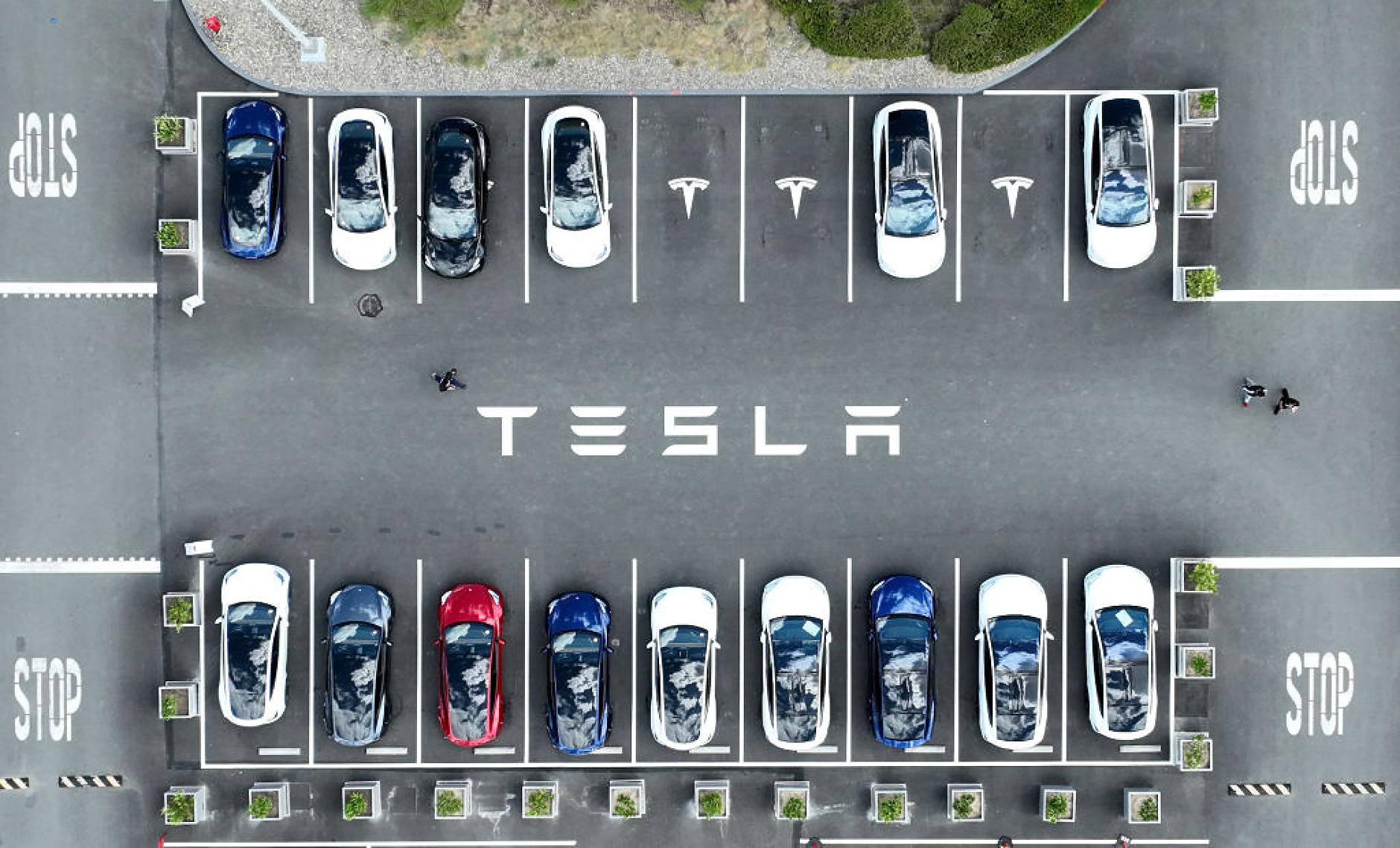 Tesla освободи 300 временни работници в Германия