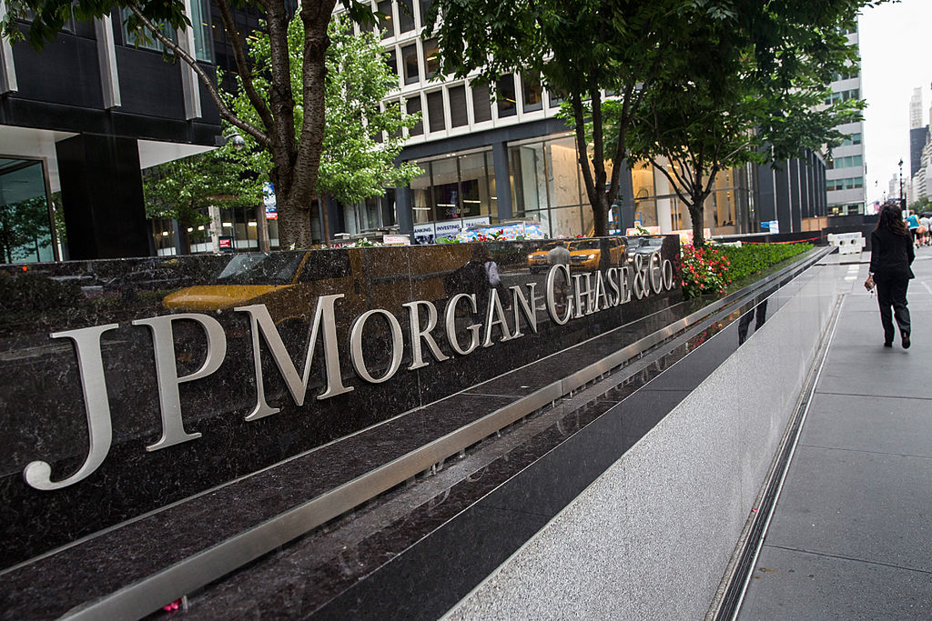 Руски съд разпореди изземване на близо половин милиард долара от JPMorgan Chase