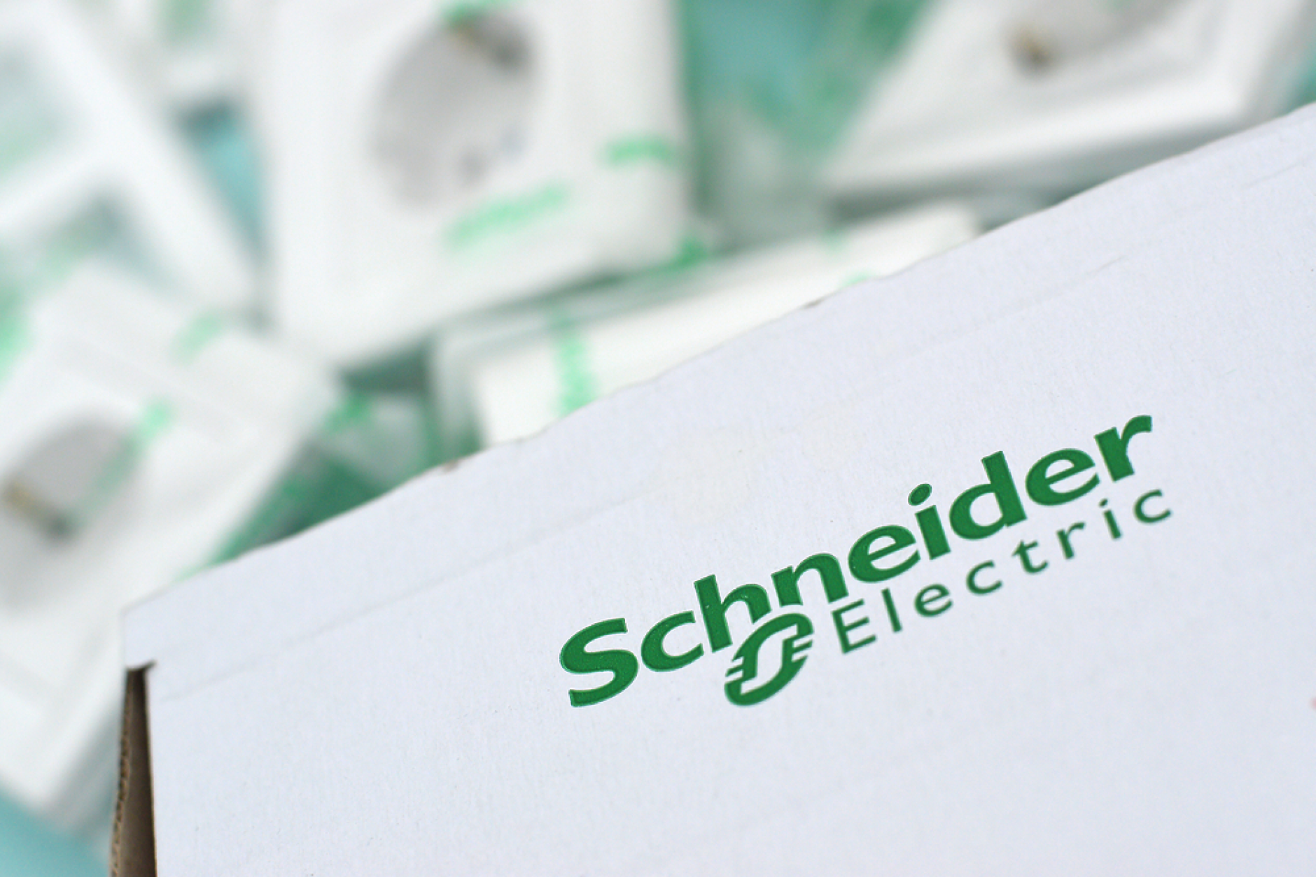 Schneider Electric  преговаря  за  стратегическа сделка със софтуерния разработчик Bentley Systems
