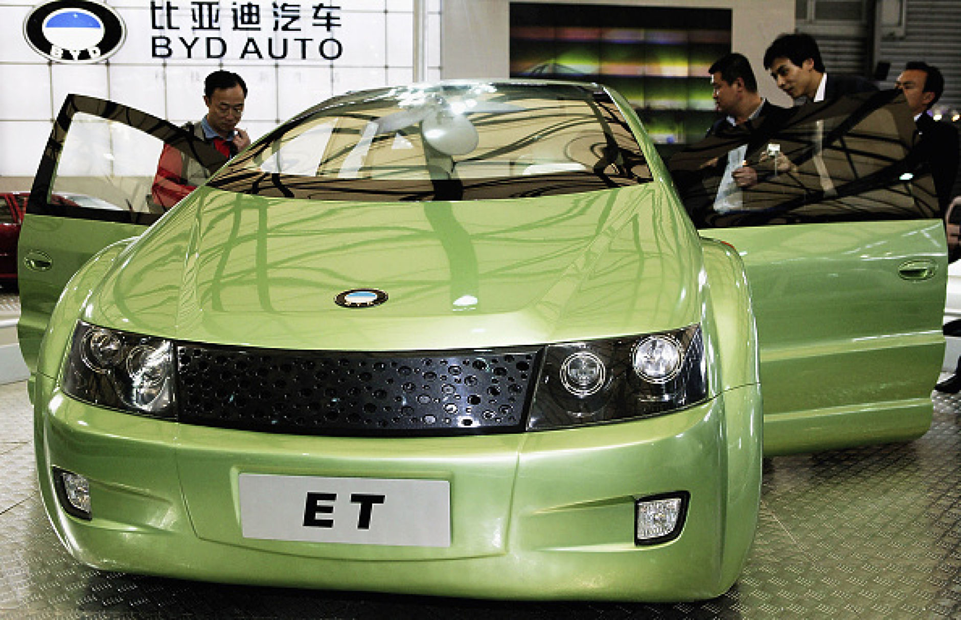 Китай очаква да е с водеща позиция на европейския пазар на електромобили до 2030 г.