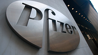 Pfizer и AstraZeneca обявиха инвестиции за близо 1 млрд. долара във Франция