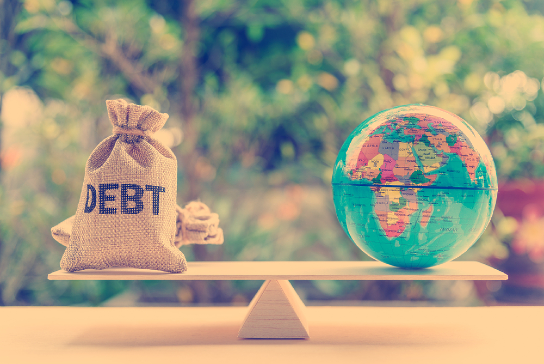 Анализатори: Нарастването на държавния дълг на САЩ заплашва с колапс световната финансова система