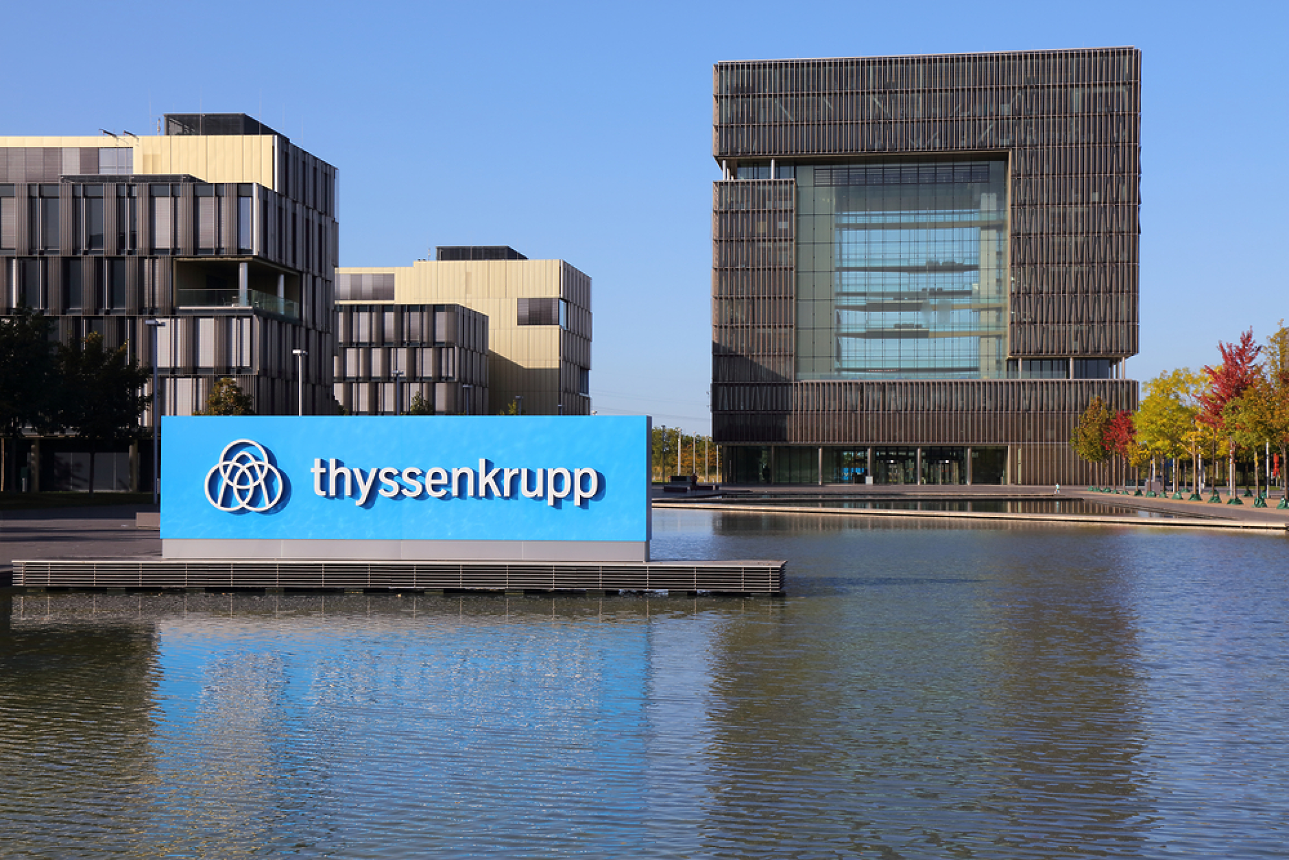 Thyssenkrupp продава 20% от стоманодобивния си бизнес на чешки милиардер