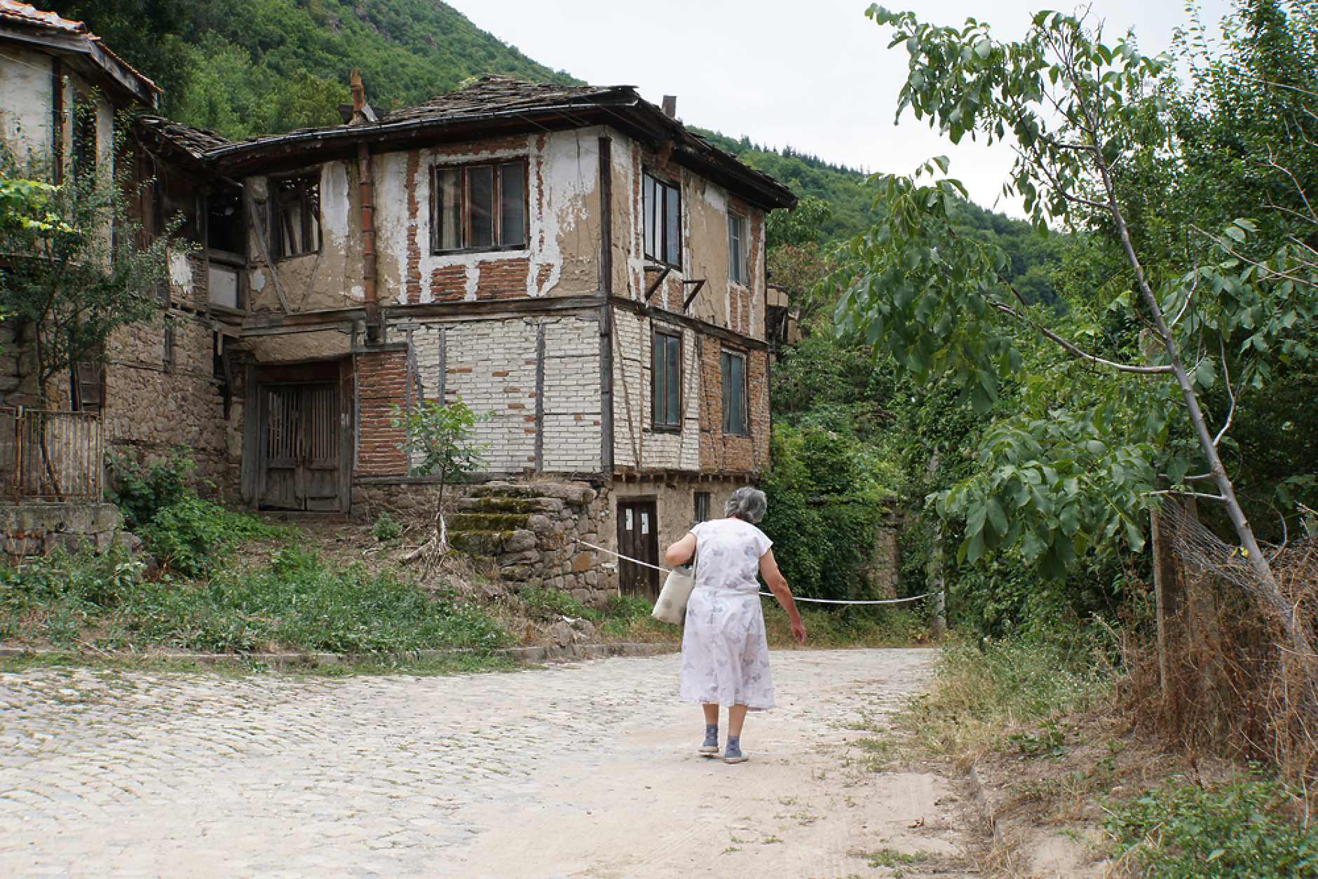 201 населени места в България са напълно обезлюдени