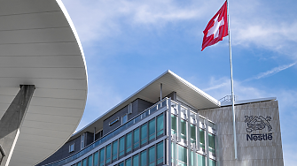 Новият шеф на Nestlе започва съкращения и реорганизация за стабилизиране на компанията