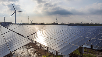 За първи път в историята: Европа генерира повече слънчева и вятърна енергия, отколкото от изкопаеми горива