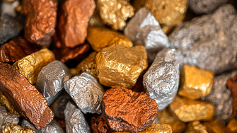 Цените на златото, среброто и медта се сринаха. Каква е причината?